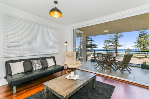 Beachfront On Golden Mile - Yamba Accommodation 1