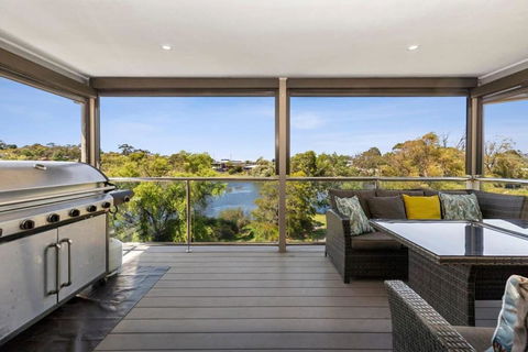 Riviera Lakeside With Uninterrupted Water Views - Yamba Accommodation 3