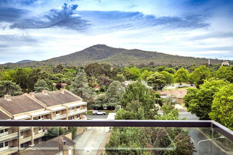 Reid City Escape Modern Stay In ACT - Yamba Accommodation 3