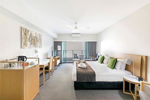 Resort-Style Sister Studios - Double Delight In The CBD - Yamba Accommodation 0