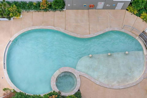 Resort-Style Sister Studios - Double Delight In The CBD - Yamba Accommodation 3