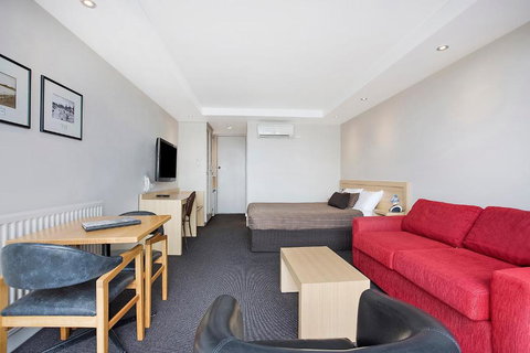 Richmond Henty Hotel - Yamba Accommodation 3