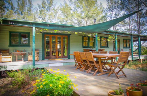 Red Tractor Retreat - Yamba Accommodation 0