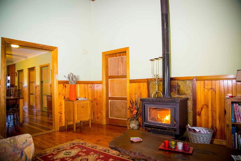 Red Tractor Retreat - Yamba Accommodation 1