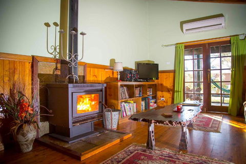 Red Tractor Retreat - Yamba Accommodation 3