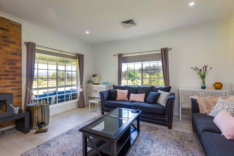 Redims Hill Cottage - Yamba Accommodation 1