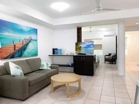 REEF RETREAT APARTMENTS PALM COVE Unit 13 - Yamba Accommodation 0