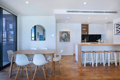 Regatta Hideaway - A Breezy Balcony Residence - Yamba Accommodation 2