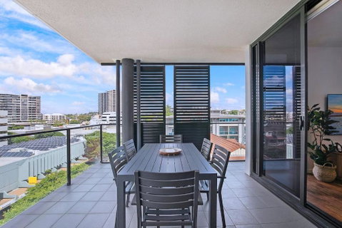 Regatta Hideaway - A Breezy Balcony Residence - Yamba Accommodation 1