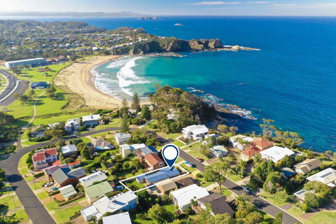 Relax And Reconnect At MaluaBay - Yamba Accommodation 0