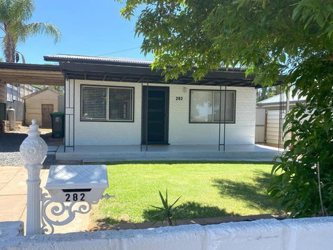 Relax At Gossan - Yamba Accommodation 3