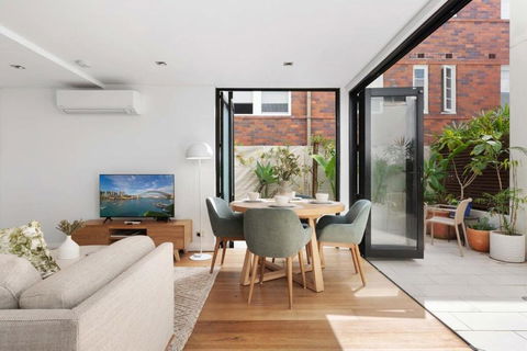 Relaxed Beachside Townhouse - Yamba Accommodation 1