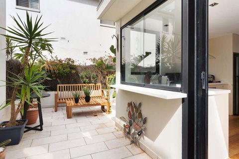 Relaxed Beachside Townhouse - Yamba Accommodation 3