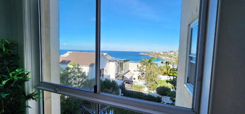Relaxed Coastal Living With Fantastic Sea Views - Yamba Accommodation 1