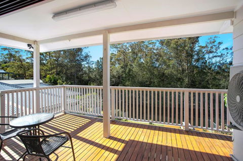 Renovated Coastal Getaway With Water Views - Yamba Accommodation 1