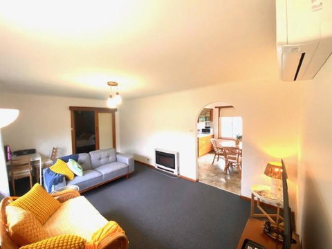 Retro Riverside Redan, Ballarat - Yamba Accommodation 2
