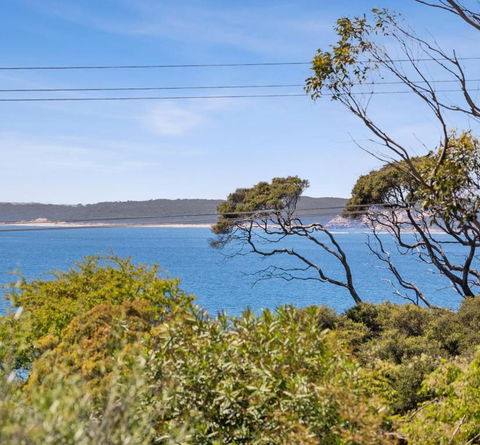 RIPVIEW In Old Lonnie - Yamba Accommodation 1