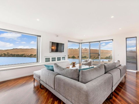 River Reveal - Yamba Accommodation 1