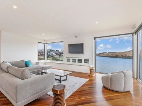 River Reveal - Yamba Accommodation 0