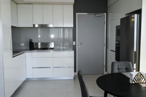 River View Apartment In Brisbane With Parking - Yamba Accommodation 3