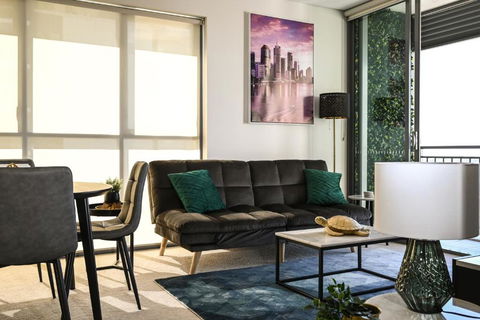 River View Apartment In Brisbane With Parking - Yamba Accommodation 0
