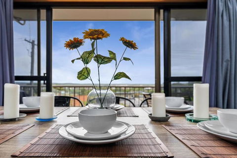 Riverview Holiday Villa - Yamba Accommodation 0