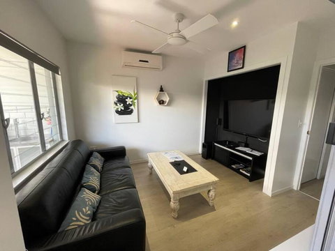 Relax At Trinity Beach Getaway, Blue Lagoon, Trinity Beach - Yamba Accommodation 2