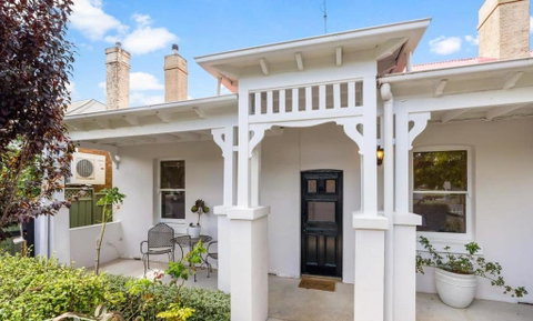 Roseland Cottage - CBD Heritage - Yamba Accommodation 0