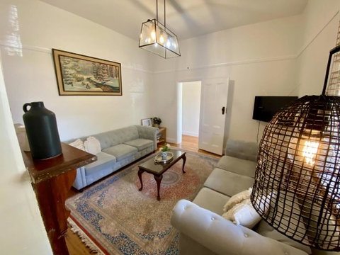Roseland Cottage - CBD Heritage - Yamba Accommodation 2