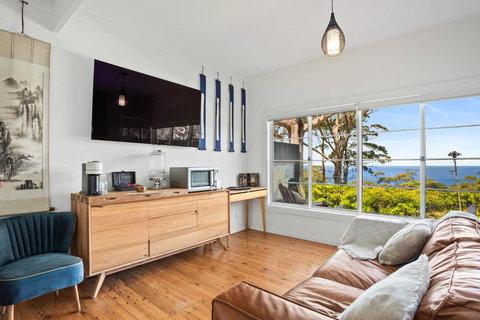 Romantic Ocean View Studio At Stanwell Tops - Yamba Accommodation 1