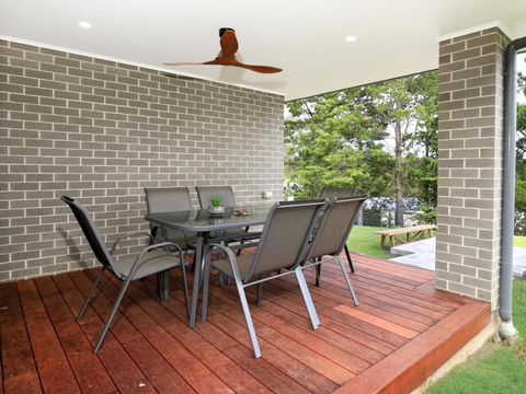 Rockwall I Pet Friendly I Fire Pit - Yamba Accommodation 2