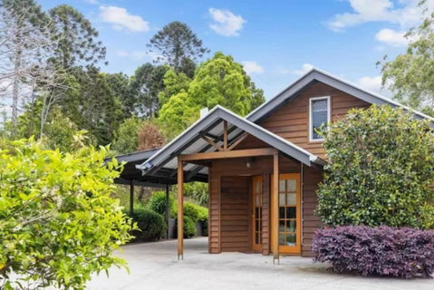 Romantic Lakeview Cottage - Yamba Accommodation 1