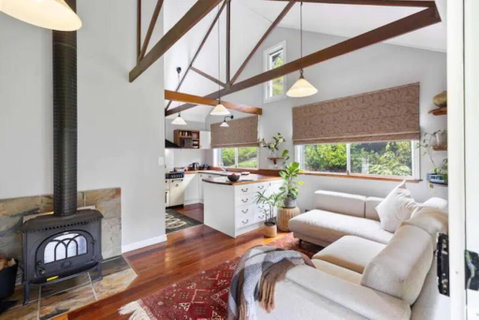 Romantic Lakeview Cottage - Yamba Accommodation 3