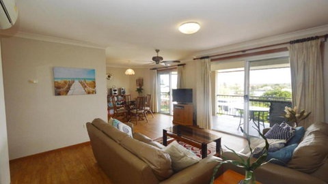 Romiaka Unit 10 - Yamba Accommodation 3