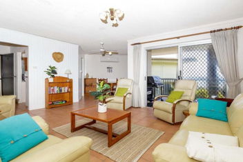 Romiaka Unit 5 with Yamba Accommodation