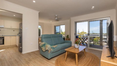 Romiaka Unit 9 - Yamba Accommodation 2