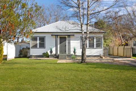 Ronelle Cottage - Yamba Accommodation 0