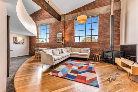 Rooftop Warehouse In Fitzroy - Yamba Accommodation 0