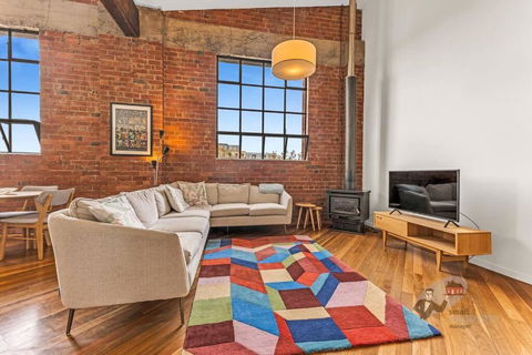 Rooftop Warehouse In Fitzroy - Yamba Accommodation 3