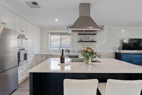 Rose Cottage 3B Hutchinson St Goolwa - Linen Included - Yamba Accommodation 0