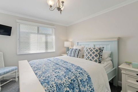Rose Cottage 3B Hutchinson St Goolwa - Linen Included - Yamba Accommodation 1