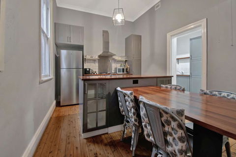 Rose Cottage - Stroll To CBD, Leafy Setting - Yamba Accommodation 1