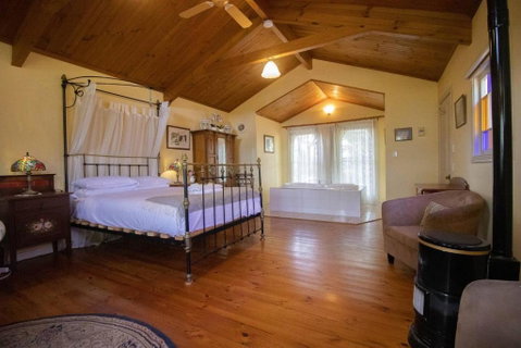 Rose Petal Cottage - Yamba Accommodation 0