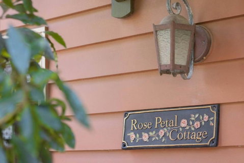Rose Petal Cottage - Yamba Accommodation 1