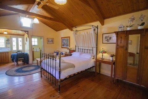 Rose Petal Cottage - Yamba Accommodation 2