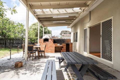 Rosebud Reset - A Beachside Group Getaway - Yamba Accommodation 3