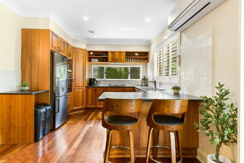 Roselawn Manor - 5 Bedroom Entertainer - Yamba Accommodation 0