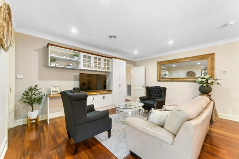 Roselawn Manor - 5 Bedroom Entertainer - Yamba Accommodation 2
