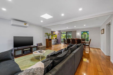 Roses On The River - An Absolute River Frontage Cottage - Yamba Accommodation 0