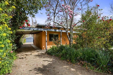 Roses On The River - An Absolute River Frontage Cottage - Yamba Accommodation 1